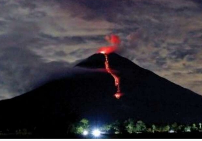 Warga Diimbau Waspada, Letusan Gunung Semeru Terjadi Hampir Tiap Hari