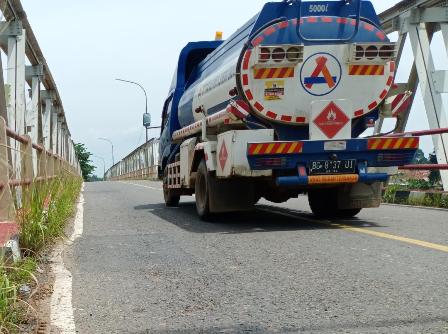 Jembatan Beruge Mulai Semrawut, Dihiasi Rumput Liar