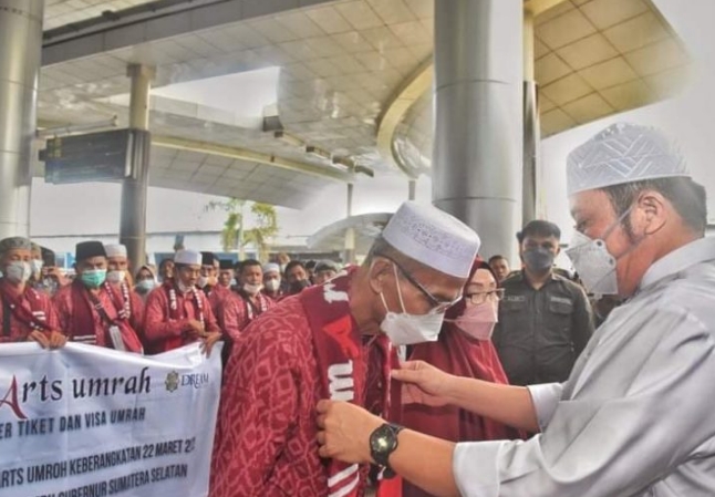 Gubernur Herman Deru Lepas Jamaah Umrah