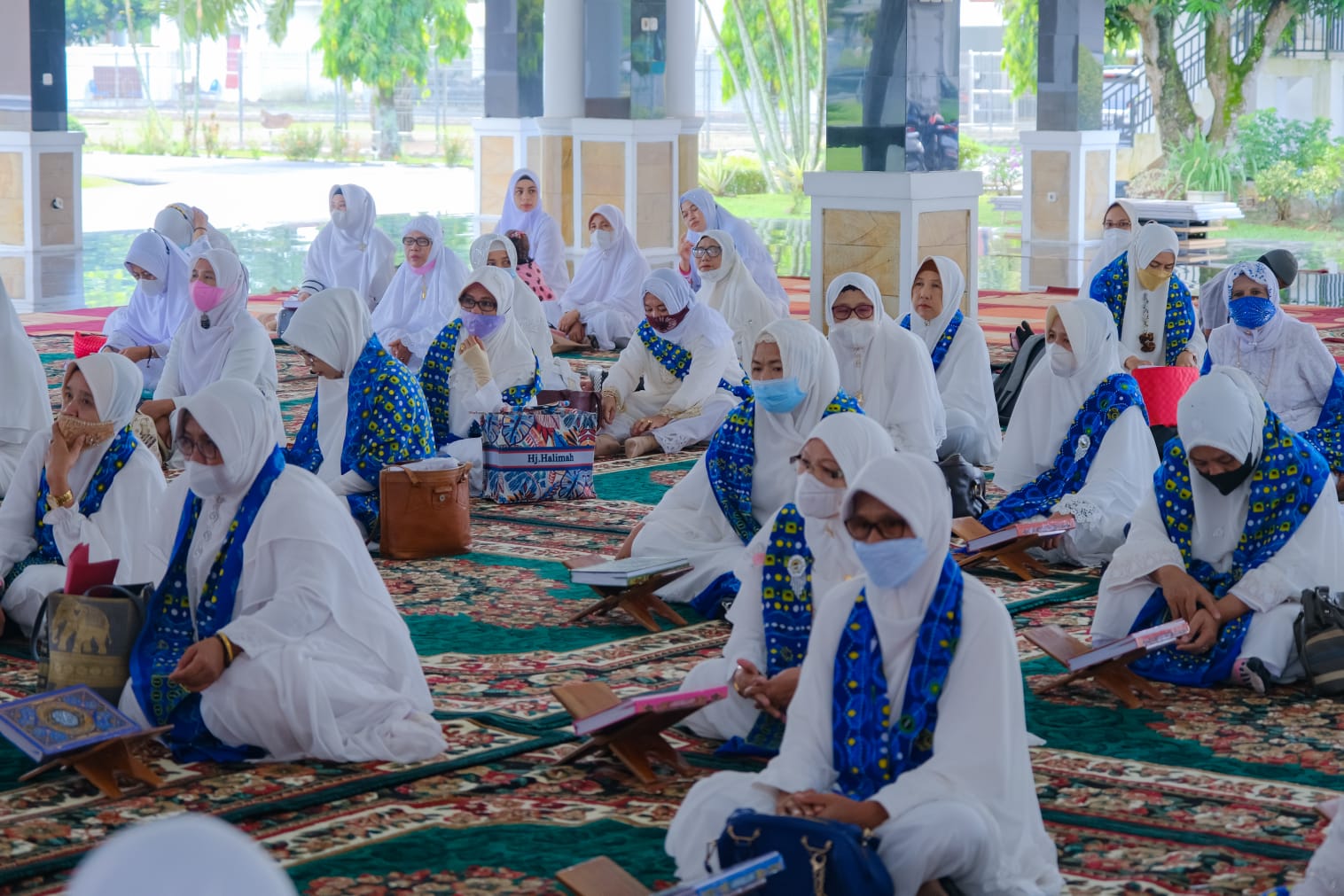 Susy Ajak Ibu-ibu Pengajian Istiqamah Khatam Al-Qur\\\'an di Bulan Ramadhan