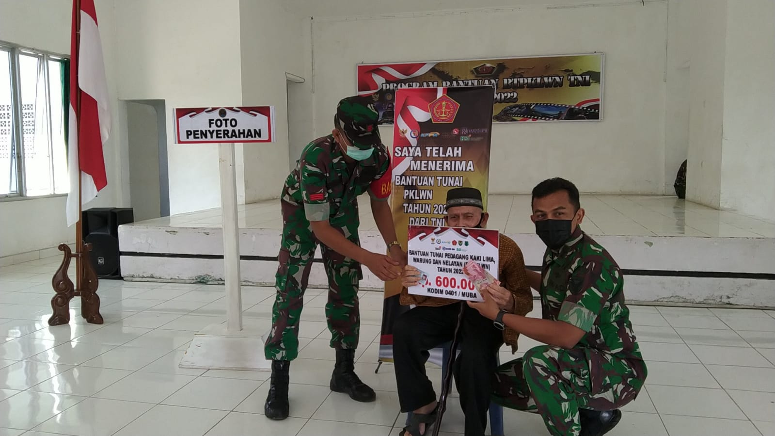 Kodim 0401 Muba Salurkan 10 ribu Bantuan PKLWN