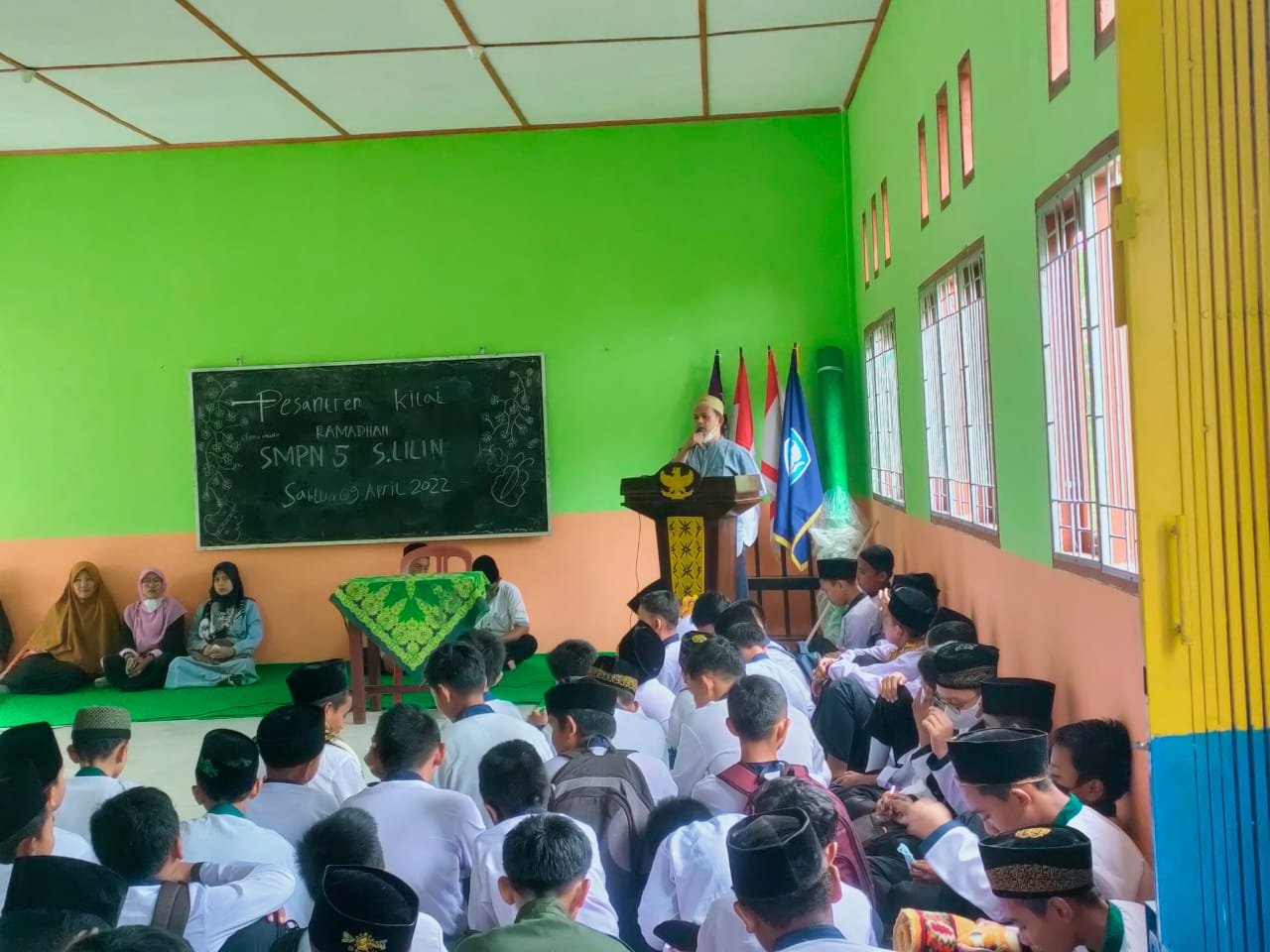 Guru & Siswa SMP N 5 Sungai Lilin Gelar Buka Puasa Bersama