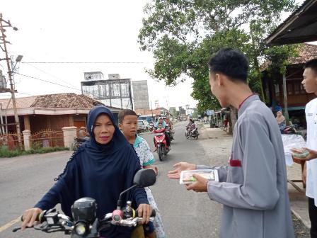 Irmas Masjid Agung Nurul Iman Pangeran H Anang, Bagikan Ratusan Paket Takjil