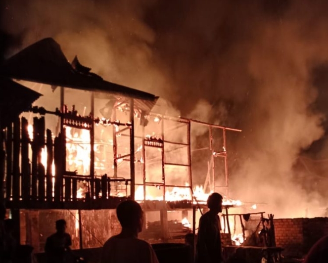 Tiga Rumah Di Tanjung Batu Ludes Terbakar