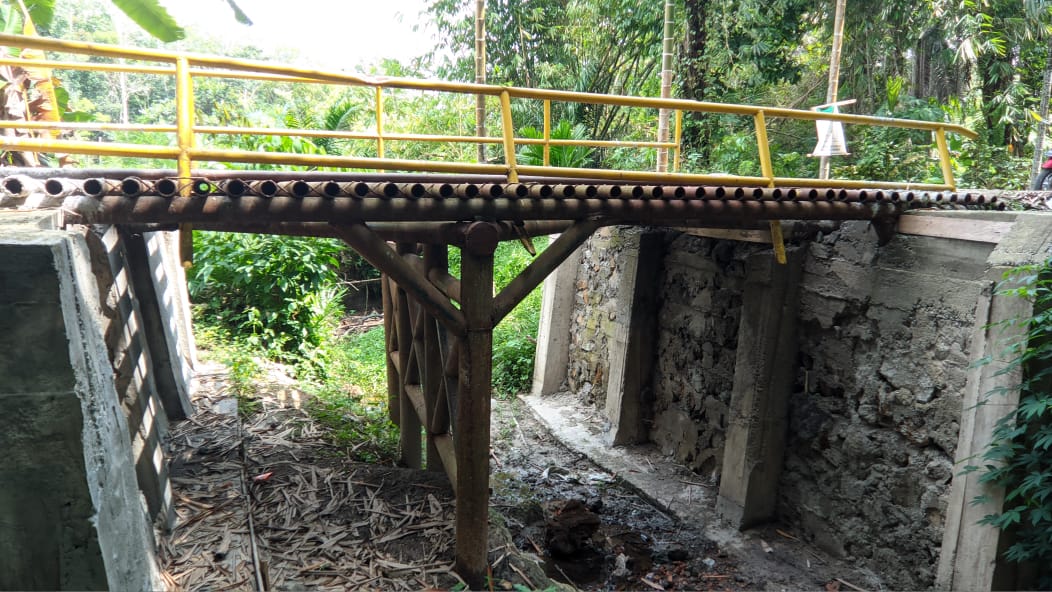Gunakan Dana Desa, Pemdes Bumi Kencana Bangun 3 Unit Sumur Bor dan Juga Turap Jembatan