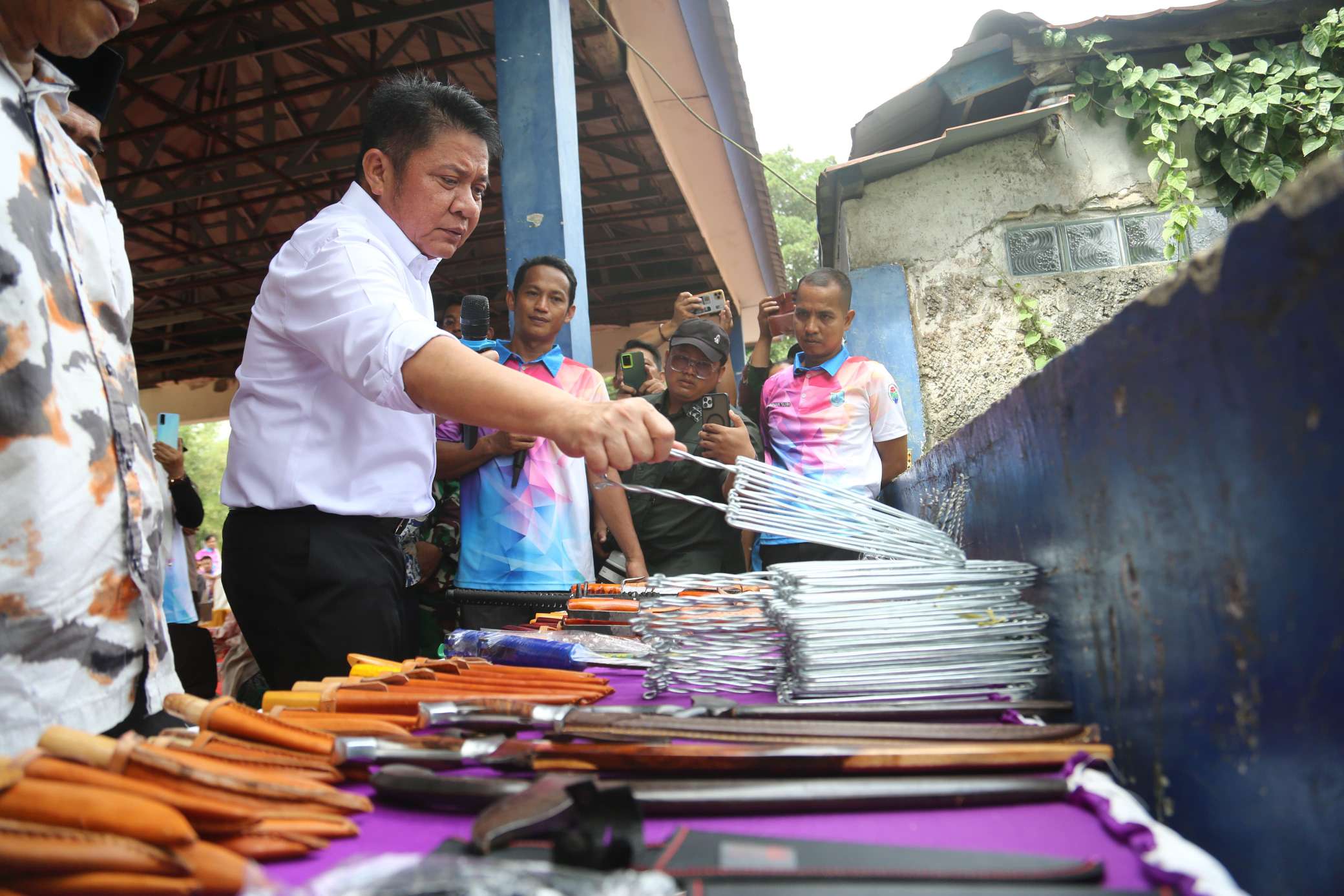 Peduli Keselamatan Kerja, Pemerintah Provinsi Sumsel Akan Biayai BPJS Pengrajin Besi