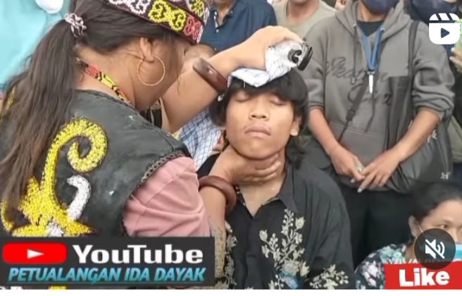 Viral! Video Ibu Ida Dayak Sebuhkan Pemuda Bisu dan Lumpuh, Ribuan Orang Makin Percaya Pengobatannya 