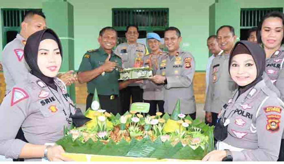 Pejabat Utama Personil Polres Kunjungi Kodim 0401/Muba, Ucapkan Selamat HUT TNI