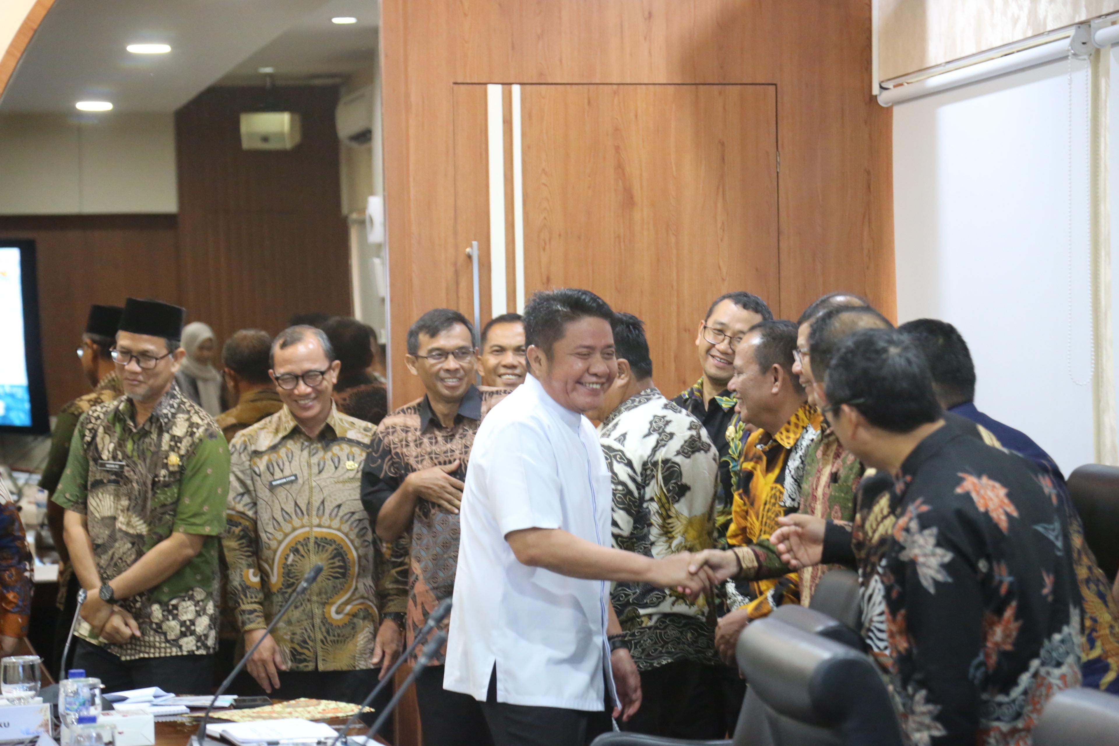 Gubernur Herman Deru Bantu Pembangunan Jalan, Puskesmas dan Jembatan di Kabupaten OKU 