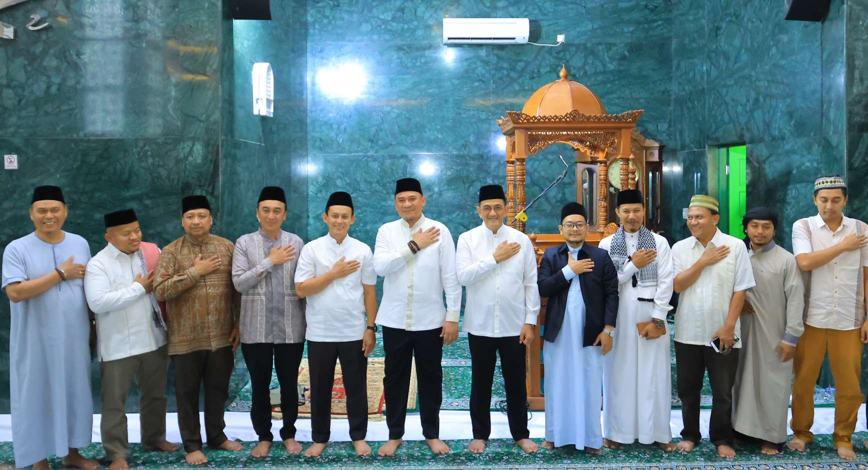Pengajian Ramadan di Masjid DPRD, Sekda Edward Candra Tegaskan Kolaborasi Kunci Pembangunan Sumsel