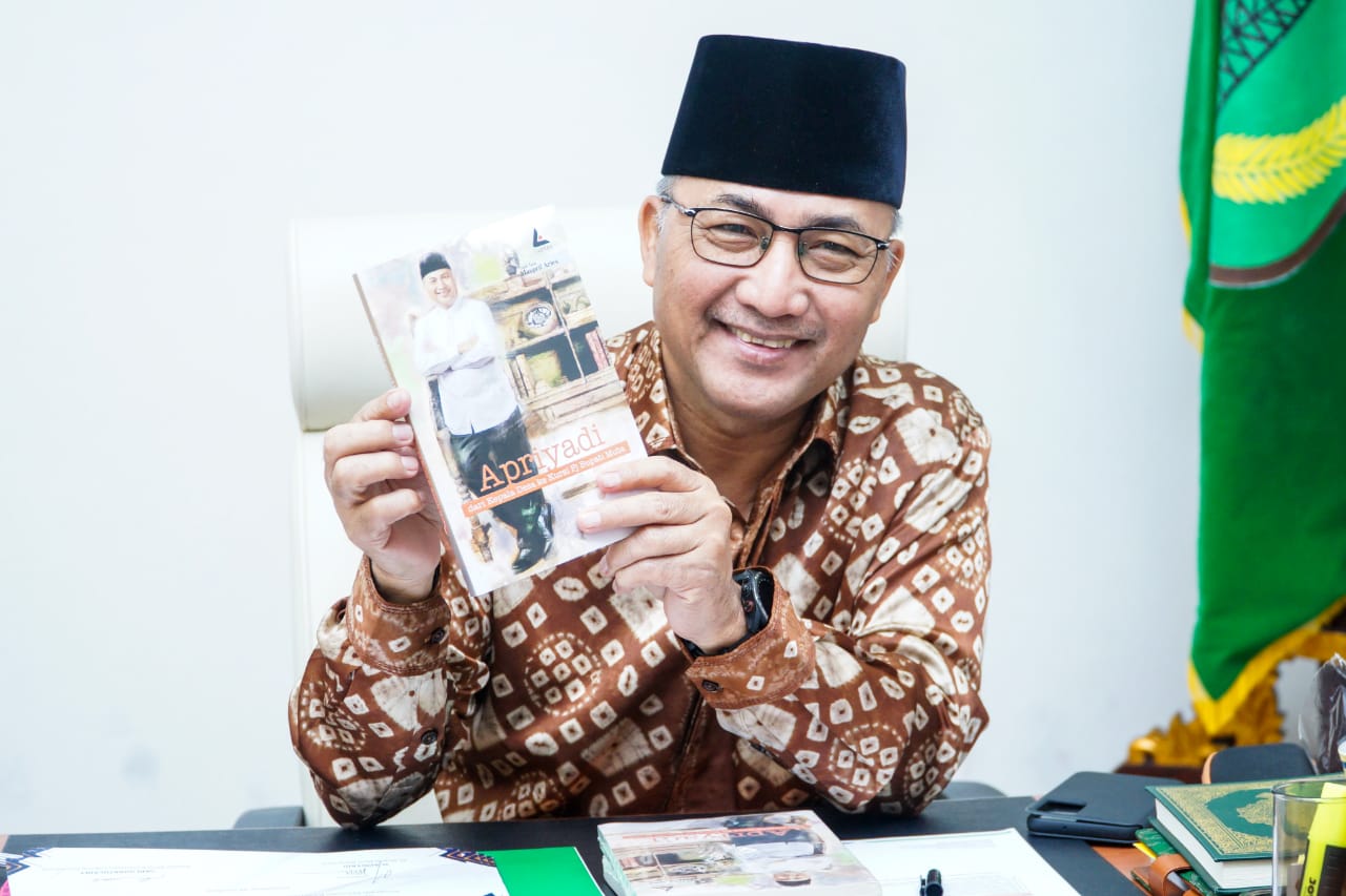 Buku 'Apriyadi dari Kepala Desa ke Kursi Pj Bupati Muba' Telah Terbit   