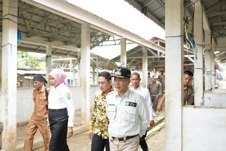 Bangun Pasar Tradisional dan Puskesmas di Keluang