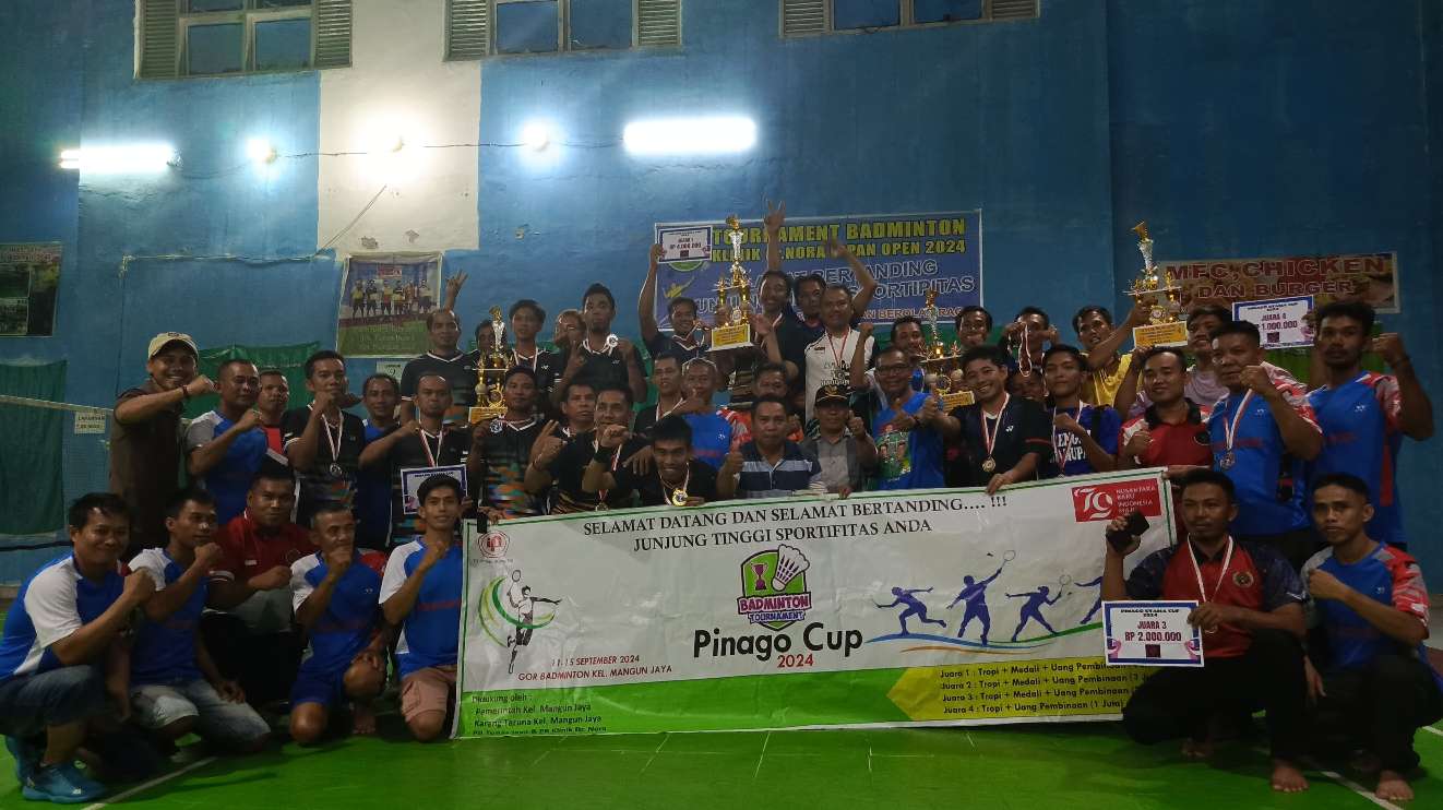 Pebulu Tangkis Se-Kecamatan Babat Toman Perebutkan Tropi Pinago Cup 2024