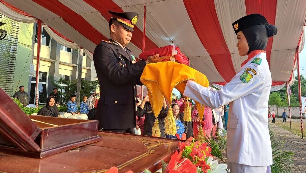 Kapolsek Sungai Lilin Jadi Inspektur Upacara Penurunan Bendera HUT RI Ke-79