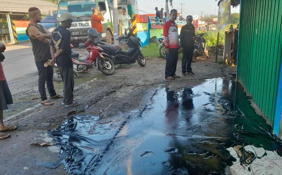 Ada Kebocoran Pipa Pertamina EP Prabumulih Field, Minyak Mentah Mengaliri Sungai di Kota Prabumul