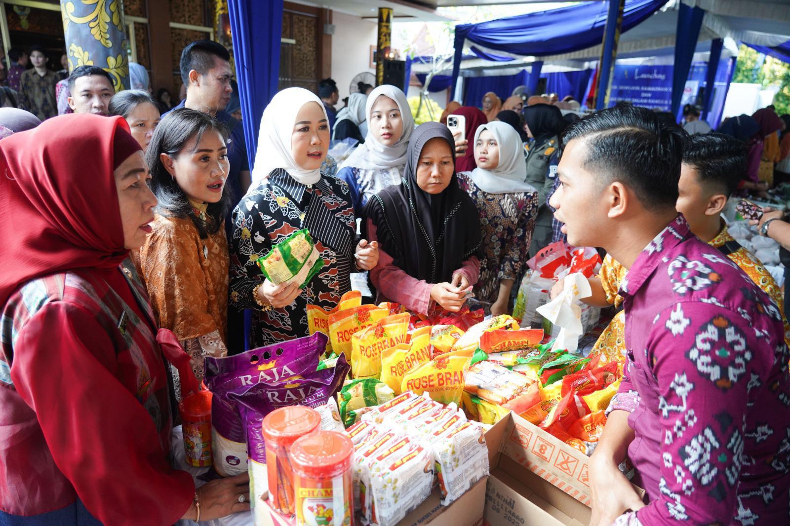 Feby Deru Buka Kriya Sriwijaya Ramadhan Sale dan Operasi Pasar Ramadhan 2025