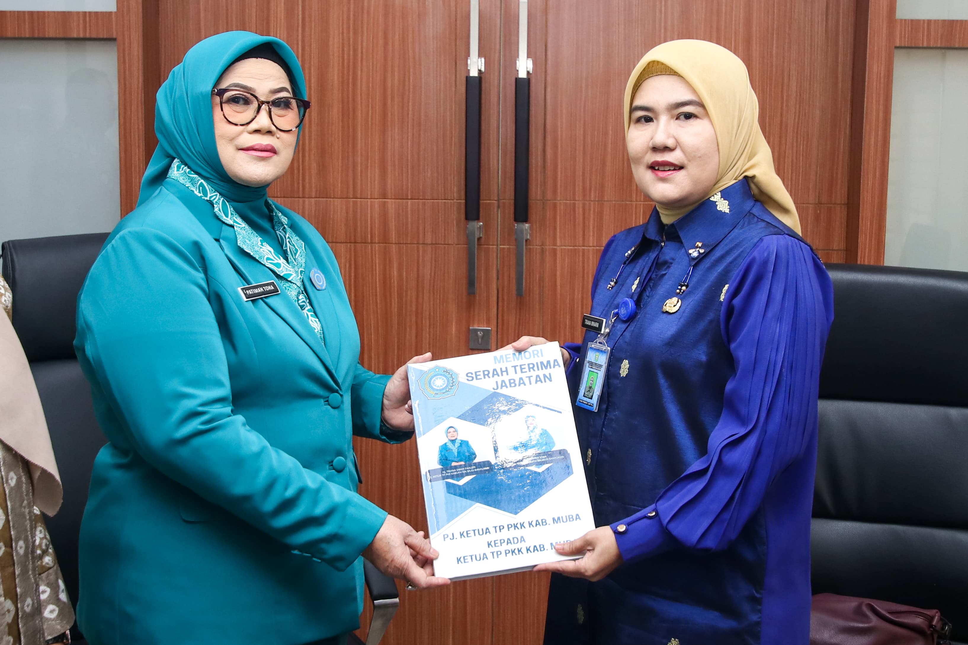 Serah Terima Jabatan TP PKK Muba: Hj Patimah Toha Resmi Gantikan Hj Triana Sandi Fahlepi