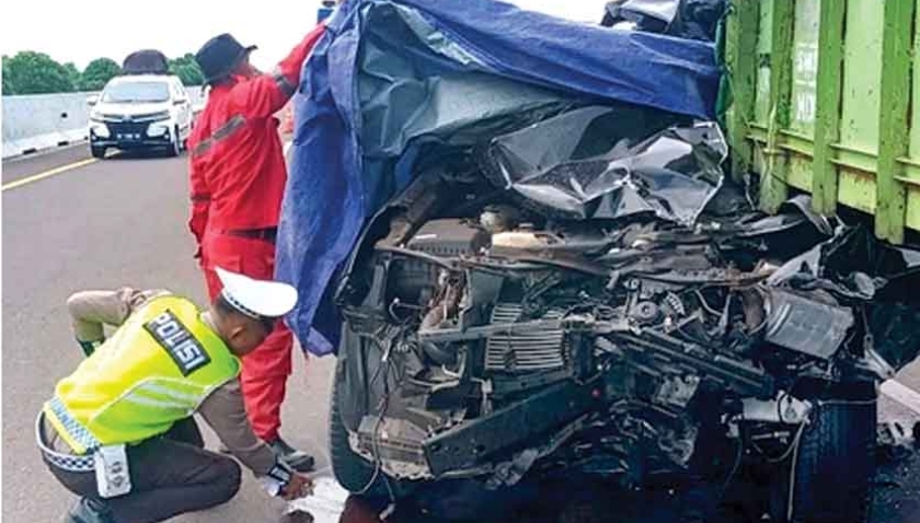 Pulang Nikahkan Adik di Sekayu, Mobil Fortuner Kecelakaan di Tol Palembang - Kayuagung, Ada Korban Meninggal