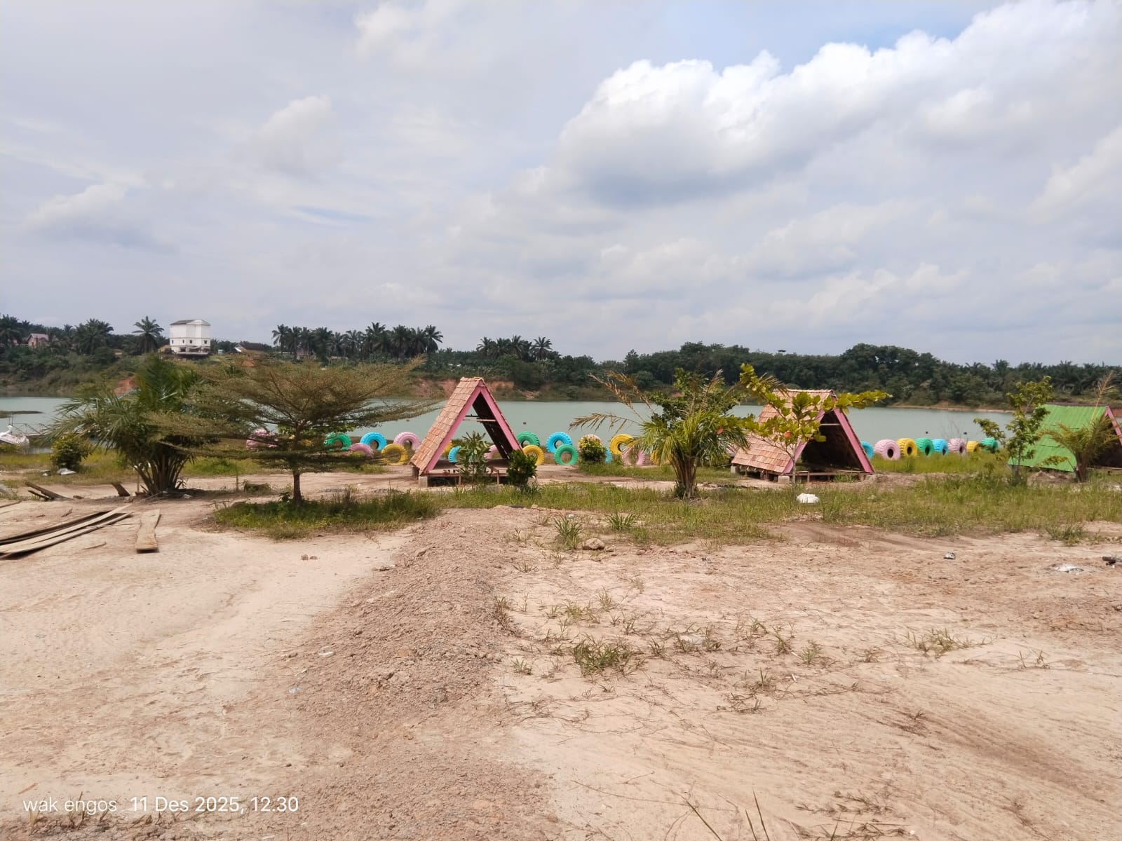 Manfaatkan Keuntungan BUMDes, Desa Mekar Jadi Kembangkan Wisata Telaga Sena