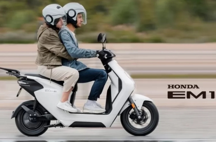 Skuter Listrik Honda EM1 e 'Curi Hati' Masyarakat Indonesia, Terjual 200 Unit Per Bulan