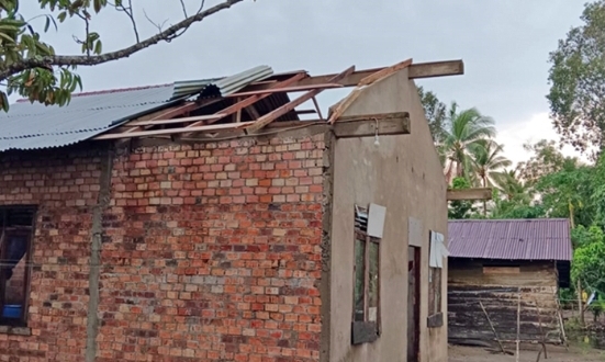 Angin Puting Beliung Hantam 27 Rumah di 4 Desa diwilayah Muara Telang Kabupaten Banyuasin