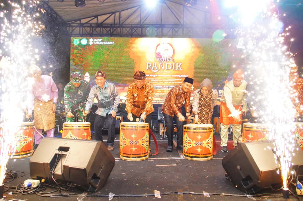 Festival Randik XXI Resmi Dibuka di Sungai Lilin, Bupati Muba Ajak Warga Jauhi Narkoba dan Lestarikan Budaya