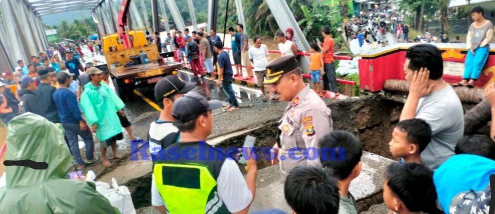 Ruas Jalan Amblas, Akses Lintas Barat Sumatera Lumpuh Total