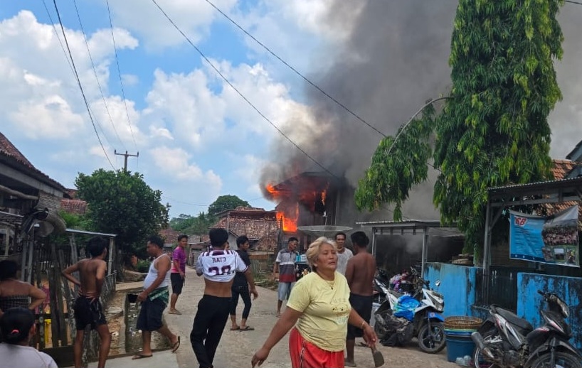 Rumah Warga Dawas Terbakar, Ini Dugaan Penyebabnya