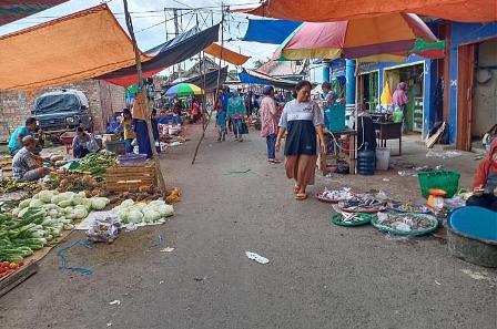 Pasar Kalangan di Ngulak  Sepi Pembeli 