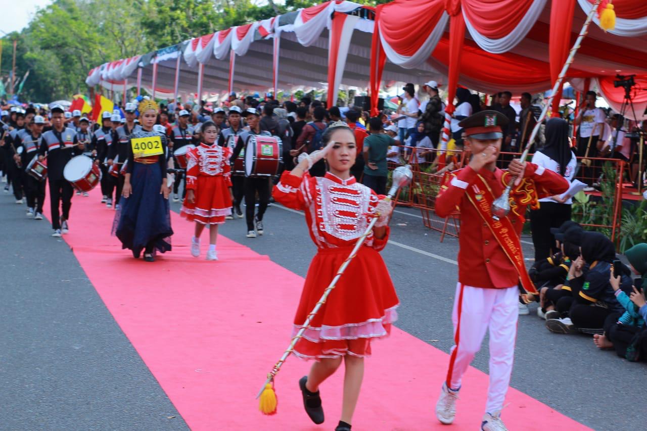 Drum Band Nada Berjaya SMP Perintis Ngulak Tampil Memukau di Karnaval HUT Muba ke-68