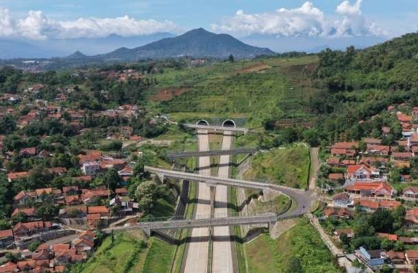 Tol Cisumdawu Baru Diresmikan Presiden Jokowi, Ternyata Tol Terindah di Indonesia, Berikut Alasannya