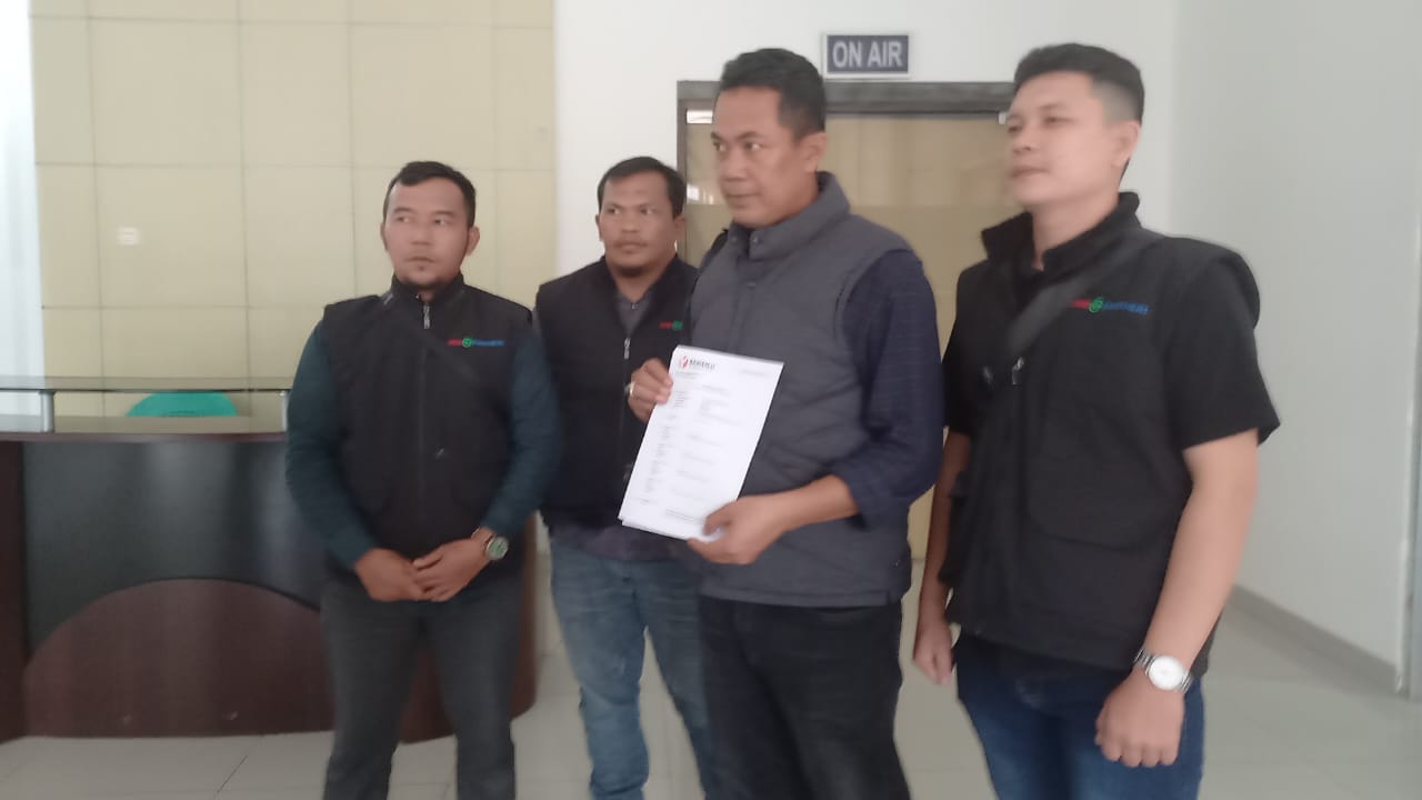 Diduga Lakukan Politik Uang di 2 Lokasi Kampanye, Paslon Toha-Rohman Dilaporkan ke Bawaslu Sumsel