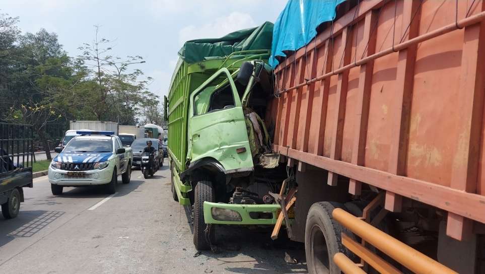 3 Fuso Tabrakan Beruntun, di Jalan Bypas Terminal Alang-Alang Lebar, Ini Penyebabnya