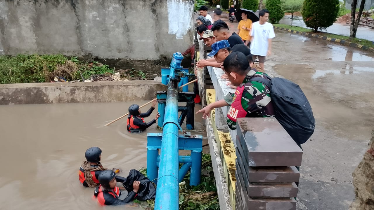 Bocah 8 Tahun Hanyut di Bendungan Sukajaya, Tim SAR Palembang Lakukan Pencarian Intensif  