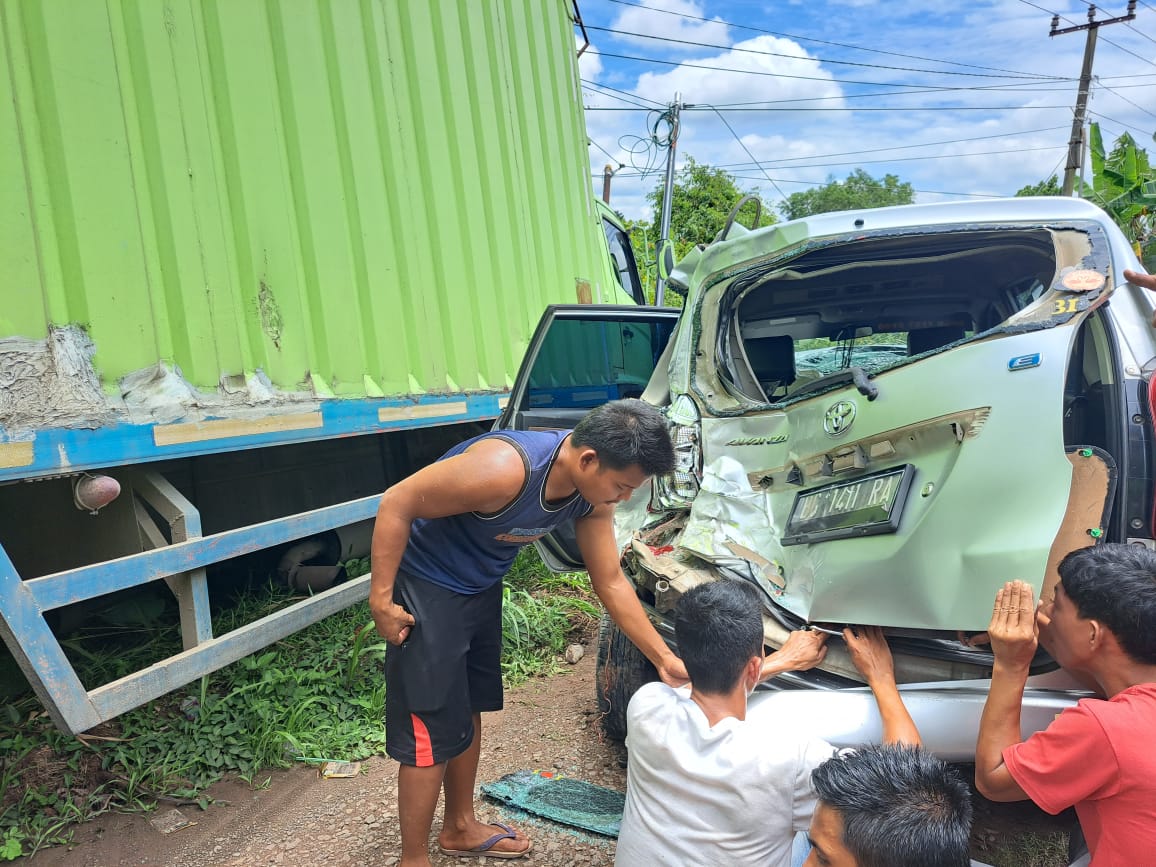 Lakalantas Beruntun di Pinang Banjar, Satu Orang Luka