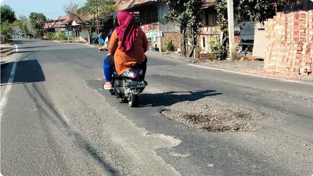 Perbaikan Jalan di Jalinteng Sanga Desa Tak Bertahan Lama, Kerusakan Kembali Muncul