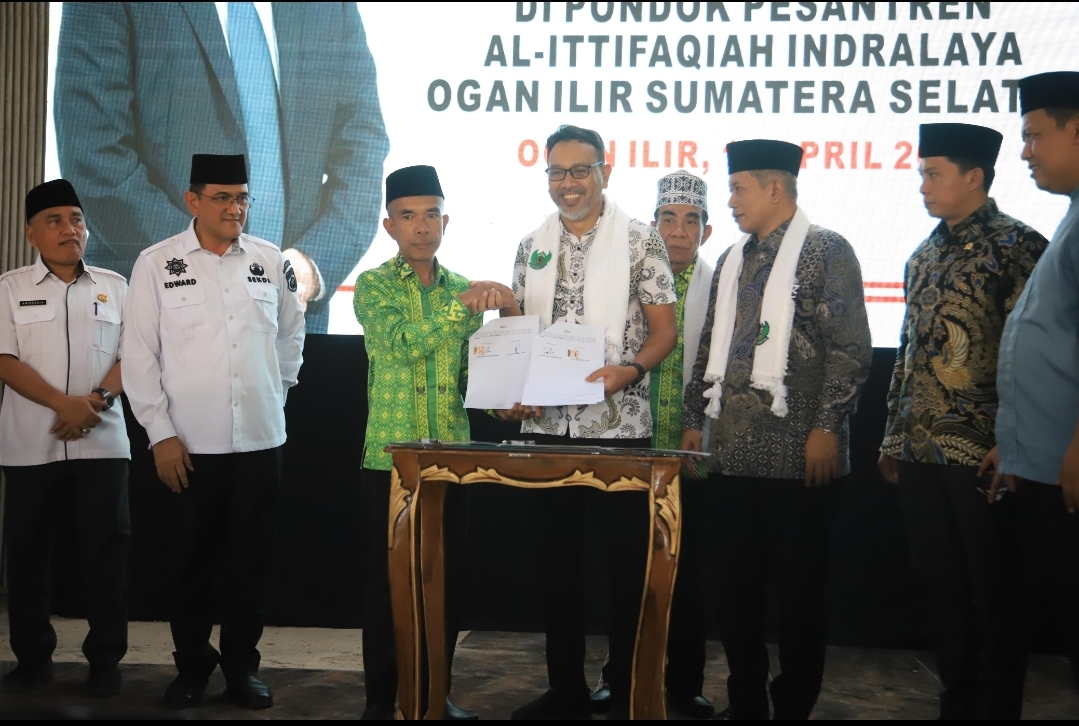 Sekda Edward Candra Dampingi Wamen Koperasi RI Meresmikan Pembentukan Koperasi Merah Putih Ponpes Al Ittifaqia
