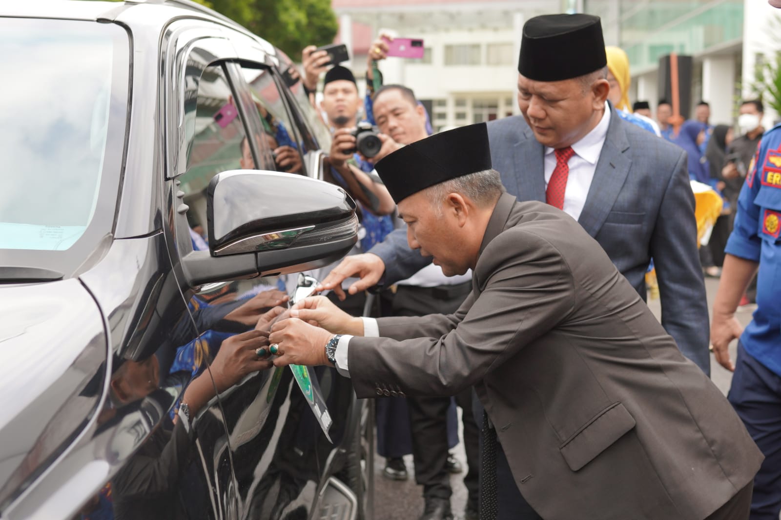 Sanksi Tegas Jika Pada Kendaraan Dinas Tidak Ada Logo Pemkab