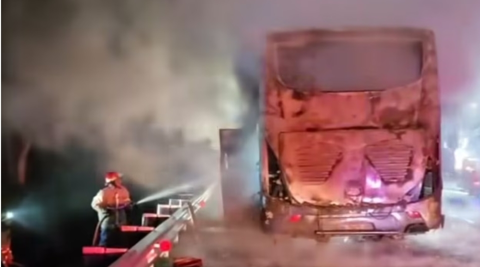 Bus Putra Remaja Solo - Jambi Terbakar di Tol Cipali, Begini Kondisi Penumpangnya