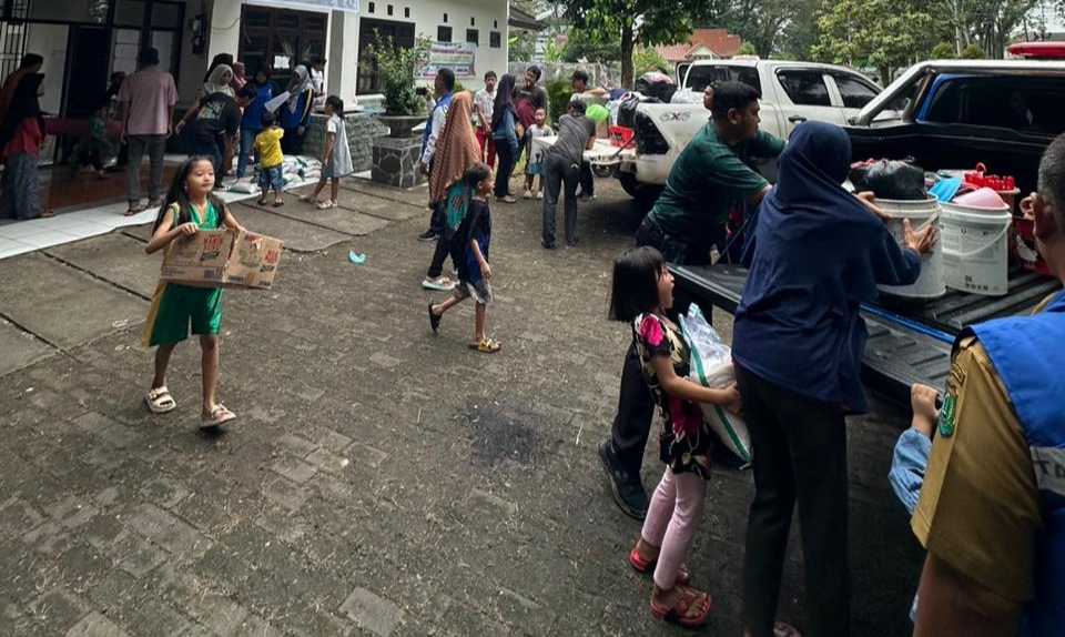 Banjir Surut, Pengungsi di Muba Berangsur Pulang ke Rumah dan Diberi Paket Sembako