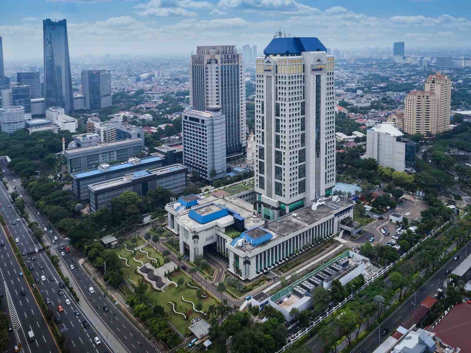 Takjub ! Bank Mandiri Sabet Gelar Bank BUMN Nomor 1 versi Forbes