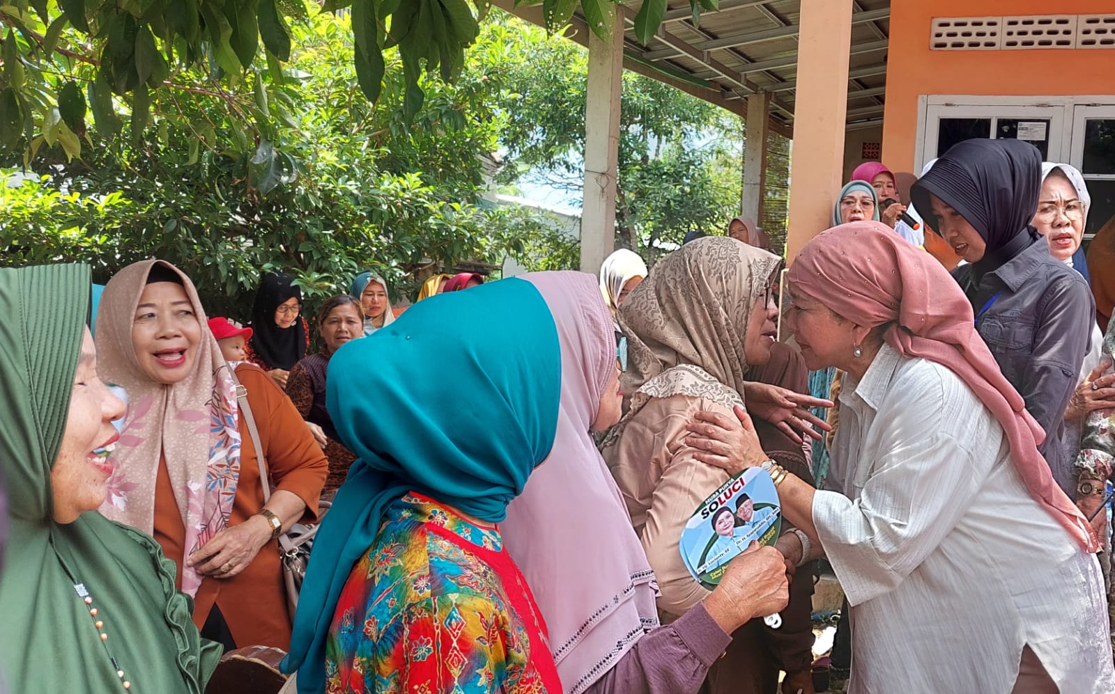 Janji Benahi Pasar Tradisional Muba, Emak-emak Pedagang Pasar Sekayu Siap Dukung Hj Lucianty-Syaparuddin 