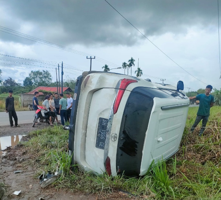 Ditabrak Mobil Fortune, Ibu dan 2 Anaknya Meninggal, Lokasi di Jalintim Palembang - Jambi