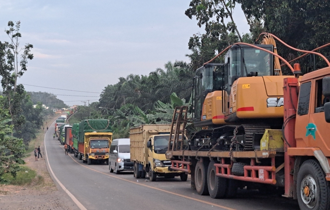 Hingga Malam Ini, Jalintim Masih Macet Efek Kecelakaan Lalu Lintas