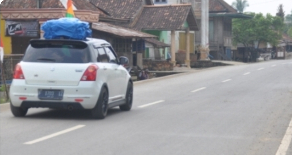 Arus Balik Mulai Terasa di Jalinteng Sanga Desa, Pemudik Soroti Kondisi Jalan Rusak