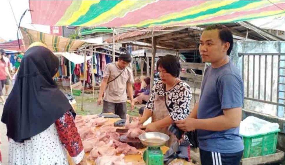 Minggu Kedua Ramadan, Harga Ayam Potong di Sanga Desa Masih Tinggi