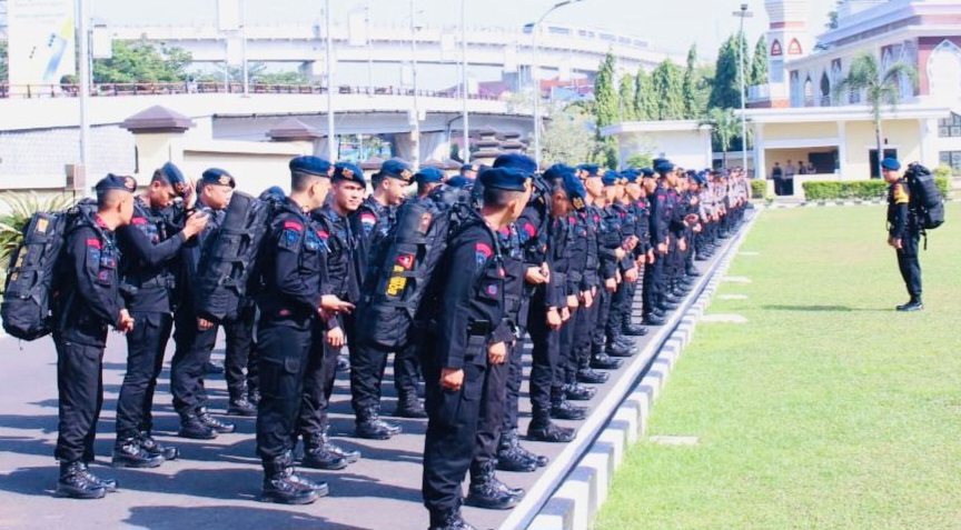 Polda Sumsel Terjunkan Ratusan Personil, Bantu Padamkan Karhutlah, Termasuk di Muba