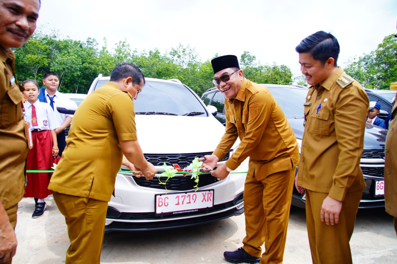 Bupati Muba Resmikan Gedung Serbaguna Beruge dan Luncurkan Mobil Operasional Desa