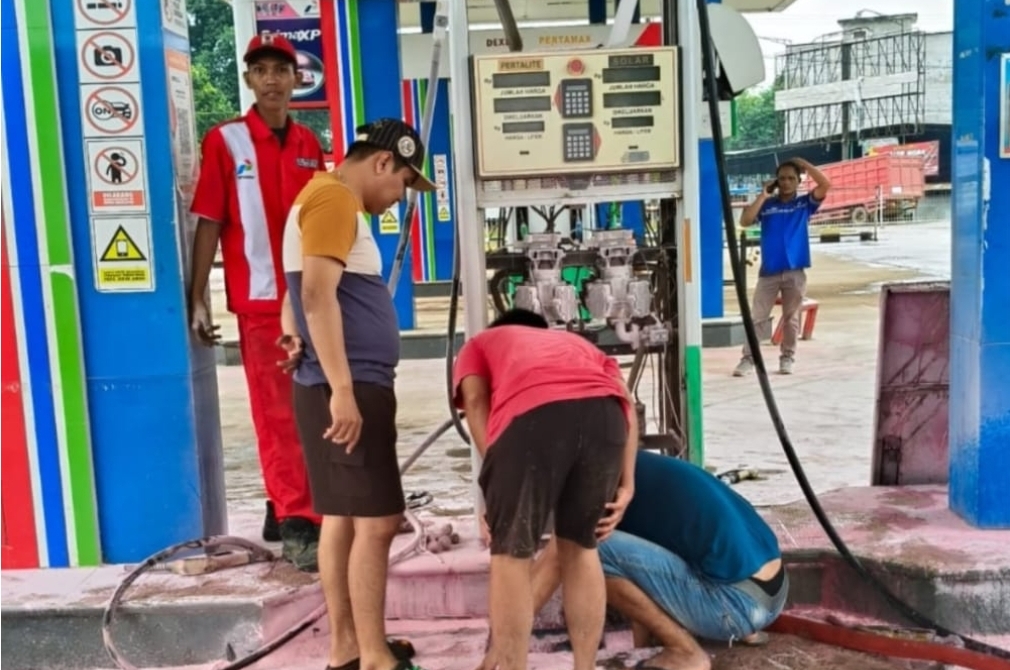 Diduga Akibat Konsleting, SPBU di Babat Toman Hampir Terjadi Kebakaran