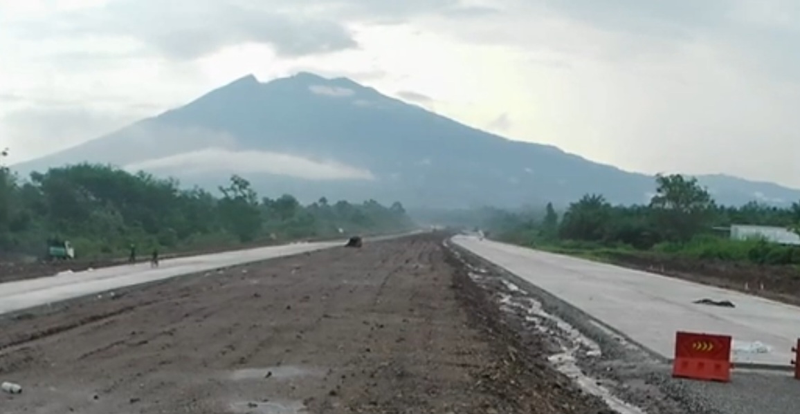 Exit Tol Padang Sicincin Ini Miliki Pemandangan Indah, Mirip Pintu Tol Bawen